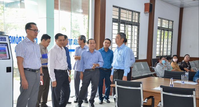 Chủ tịch tỉnh Sóc Trăng kiểm tra vận hành thử nghiệm chính quyền cấp xã mới- Ảnh 1. Chủ tịch tỉnh Sóc Trăng kiểm tra vận hành thử nghiệm chính quyền cấp xã mới- Ảnh 1.