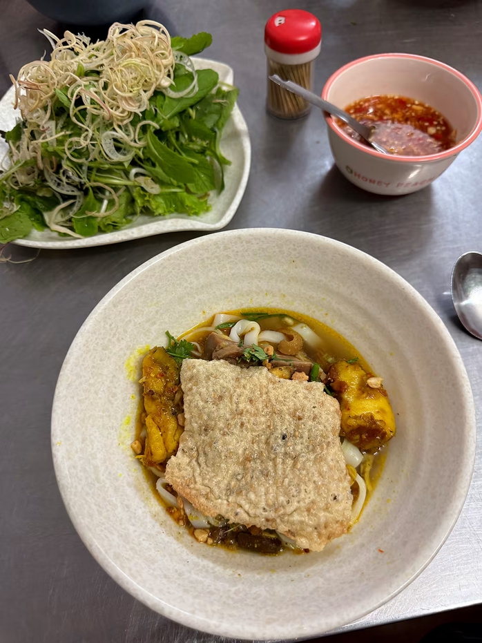 Must-see sights, street food tours and fine dining in Da Nang - Ảnh 2.