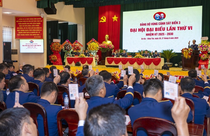 Đại tá Lê Văn Tú giữ chức Bí thư Đảng bộ Vùng Cảnh sát biển 3 - Ảnh 1.