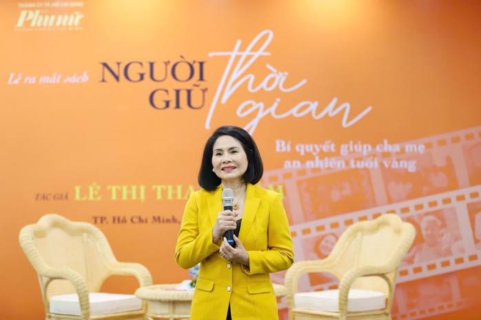 Những câu chuyện tình thân qua "Người giữ thời gian"- Ảnh 6.