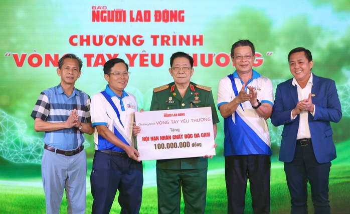 Lễ trao giải và bế mạc Giải Golf "Tôi yêu Việt Nam"- Ảnh 9. Lễ trao giải và bế mạc Giải Golf "Tôi yêu Việt Nam"- Ảnh 9.