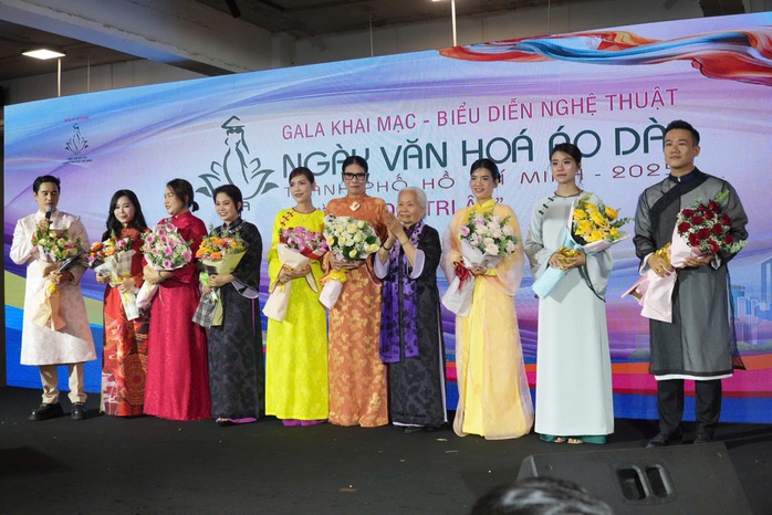 Gala Áo dài tri ân- Ảnh 3. Gala Áo dài tri ân- Ảnh 3.