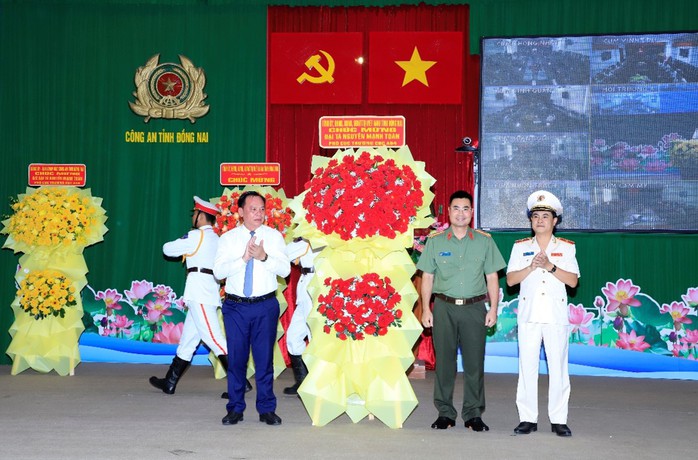 Công an tỉnh Đồng Nai mới có 1 giám đốc và 8 phó giám đốc - Ảnh 1. Công an tỉnh Đồng Nai mới có 1 giám đốc và 8 phó giám đốc - Ảnh 1.
