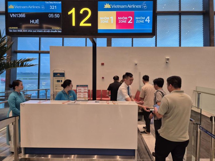 Ưu tiên tối đa chuyến bay mang trái tim từ TP HCM đến Huế- Ảnh 2. Ưu tiên tối đa chuyến bay mang trái tim từ TP HCM đến Huế- Ảnh 2.