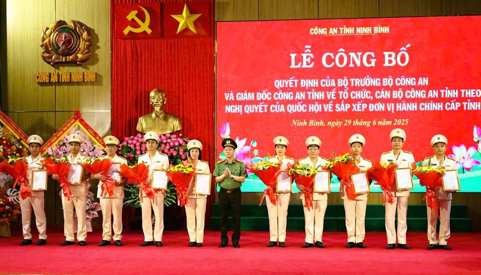 Công an tỉnh Ninh mới có bao nhiêu Phó giám đốc sau khi hợp nhất 3 tỉnh?- Ảnh 2. Công an tỉnh Ninh mới có bao nhiêu Phó giám đốc sau khi hợp nhất 3 tỉnh?- Ảnh 2.