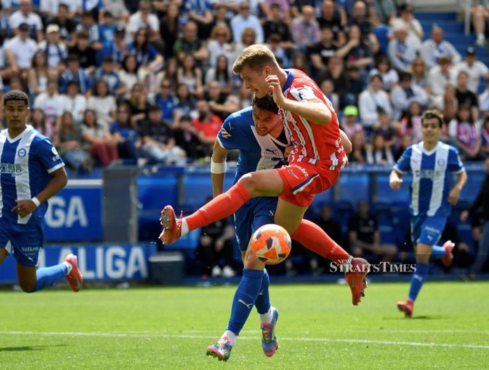 Tuyển Malaysia triệu tập cầu thủ nhập tịch từ La Liga- Ảnh 2.