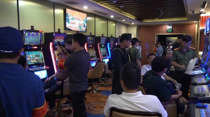 Cựu bí thư Thành ủy Hòa Bình và các con bạc đã đánh bạc hơn 2.600 tỉ đồng tại King Club- Ảnh 1. Cựu bí thư Thành ủy Hòa Bình và các con bạc đã đánh bạc hơn 2.600 tỉ đồng tại King Club- Ảnh 1.