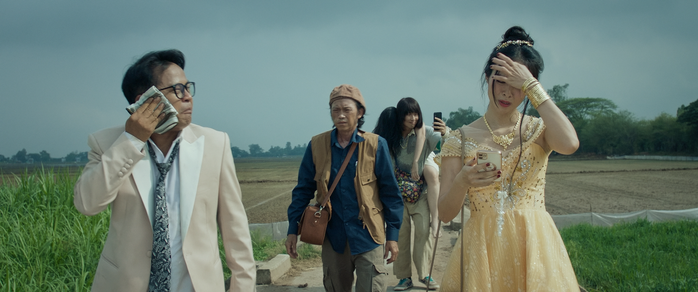 Làm giàu với ma 2 là câu chuyện xoay quanh "drama showbiz"?- Ảnh 3.