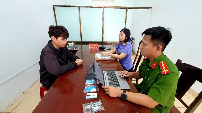 Thủ đoạn lừa đảo tinh vi của nam sinh viên năm 4 - Ảnh 1.