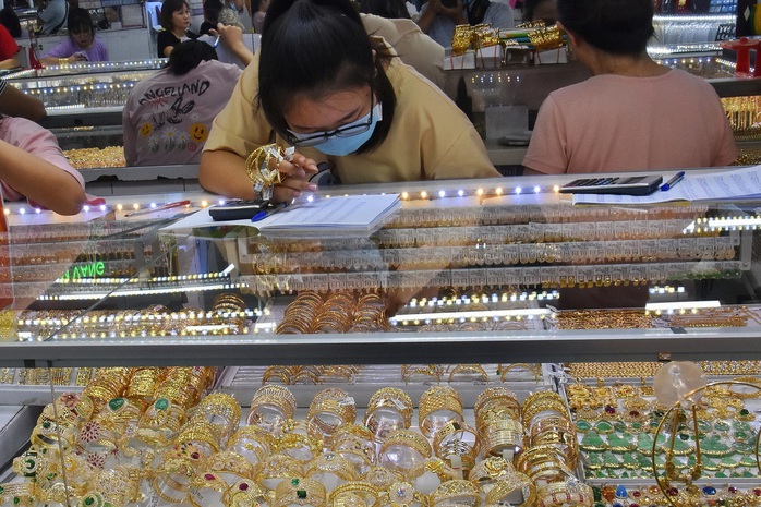 Giá vàng hôm nay, 4-6: Lao dốc khi chứng khoán Mỹ tăng điểm- Ảnh 1. Giá vàng hôm nay, 4-6: Lao dốc khi chứng khoán Mỹ tăng điểm- Ảnh 1.