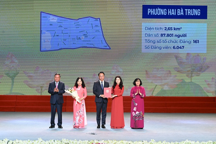 Hà Nội công bố danh sách 126 Bí thư, Chủ tịch 126 xã, phường mới - Ảnh 2.