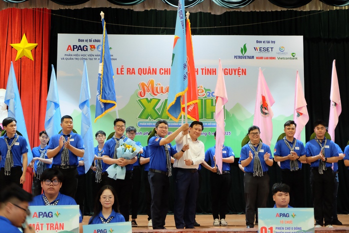 150 sinh viên Học viện Hành chính ra quân Mùa hè xanh 2025 - Ảnh 1.
