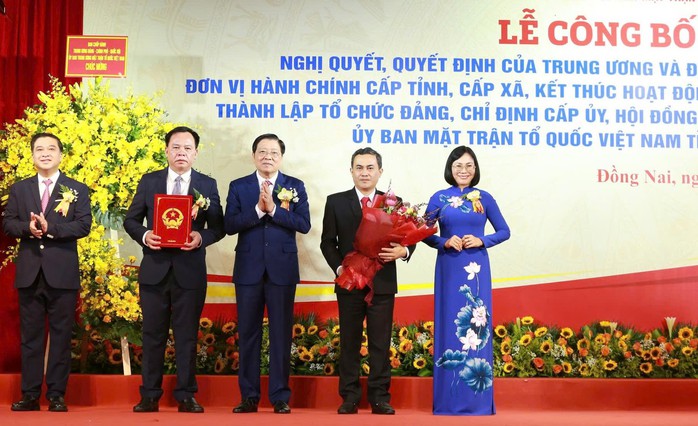 Ông Vũ Hồng Văn giữ chức Bí thư Tỉnh ủy Đồng Nai mới- Ảnh 4. Ông Vũ Hồng Văn giữ chức Bí thư Tỉnh ủy Đồng Nai mới- Ảnh 4.