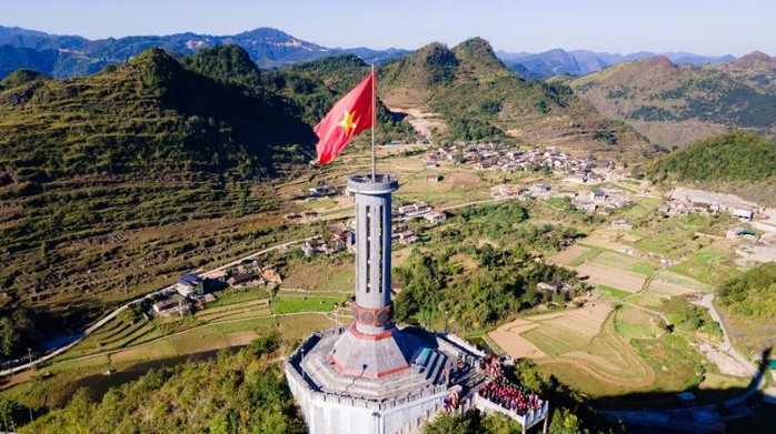 Tạm dừng đón khách tham quan Cột cờ Lũng Cú - Ảnh 1.