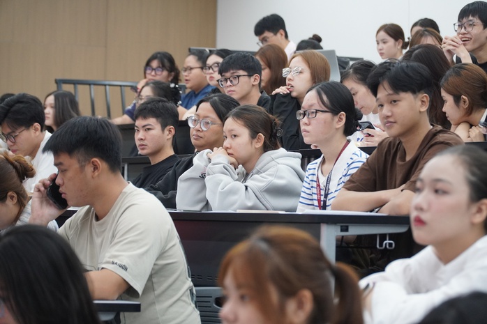Nhiều cơ hội thực tập, làm việc tại nước ngoài cho sinh viên- Ảnh 4. Nhiều cơ hội thực tập, làm việc tại nước ngoài cho sinh viên- Ảnh 4.
