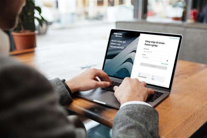 ABBANK khuyến khích doanh nghiệp vừa và nhỏ giao dịch số với loạt ưu đãi chưa từng có- Ảnh 1. ABBANK khuyến khích doanh nghiệp vừa và nhỏ giao dịch số với loạt ưu đãi chưa từng có- Ảnh 1.