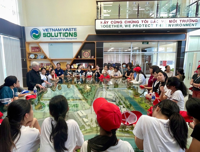 Bài học sống động về môi trường tại VWS- Ảnh 2. Bài học sống động về môi trường tại VWS- Ảnh 2.