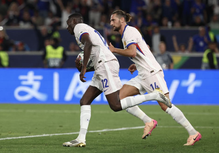 Yamal tỏa sáng trong "đại tiệc" 9 bàn, Tây Ban Nha thắng Pháp bán kết Nations League- Ảnh 10. Yamal tỏa sáng trong "đại tiệc" 9 bàn, Tây Ban Nha thắng Pháp bán kết Nations League- Ảnh 10.