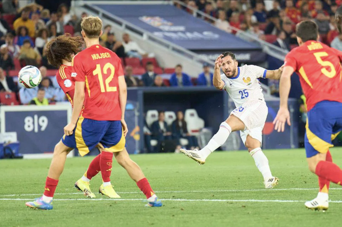 Yamal tỏa sáng trong "đại tiệc" 9 bàn, Tây Ban Nha thắng Pháp bán kết Nations League- Ảnh 8. Yamal tỏa sáng trong "đại tiệc" 9 bàn, Tây Ban Nha thắng Pháp bán kết Nations League- Ảnh 8.