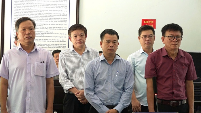 Toà tuyên án vụ án nhận hối lộ tại trung tâm đăng kiểm Huế- Ảnh 1.