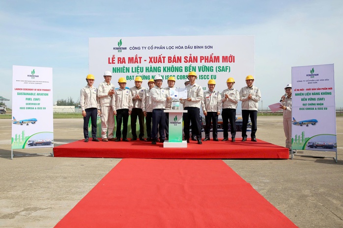Lọc dầu Dung Quất xuất bán lô sản phẩm mới nhiên liệu hàng không bền vững- Ảnh 2. Lọc dầu Dung Quất xuất bán lô sản phẩm mới nhiên liệu hàng không bền vững- Ảnh 2.