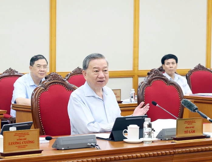 Đặc biệt quan tâm công tác sắp xếp cán bộ - Ảnh 1. Đặc biệt quan tâm công tác sắp xếp cán bộ - Ảnh 1.