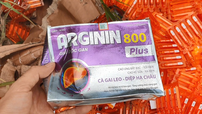 Công an TP HCM vào cuộc vụ phát hiện khối lượng lớn thực phẩm chức năng ở bãi đất trống - Ảnh 3.