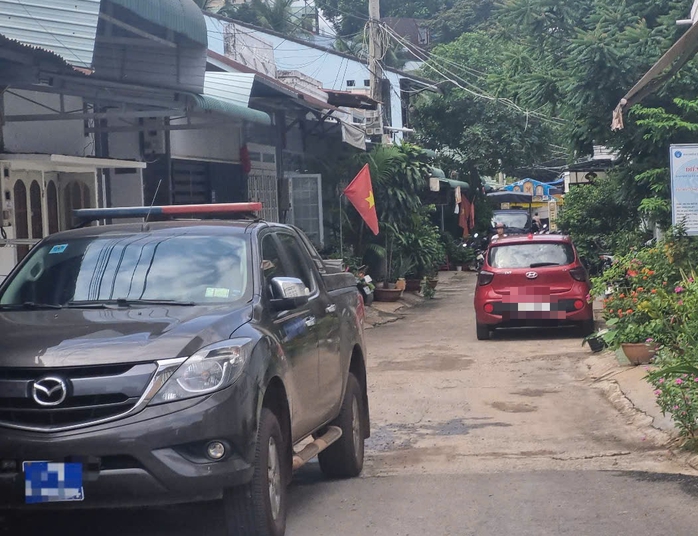 Người đàn ông tử vong bên khẩu súng tại nhà- Ảnh 1. Người đàn ông tử vong bên khẩu súng tại nhà- Ảnh 1.
