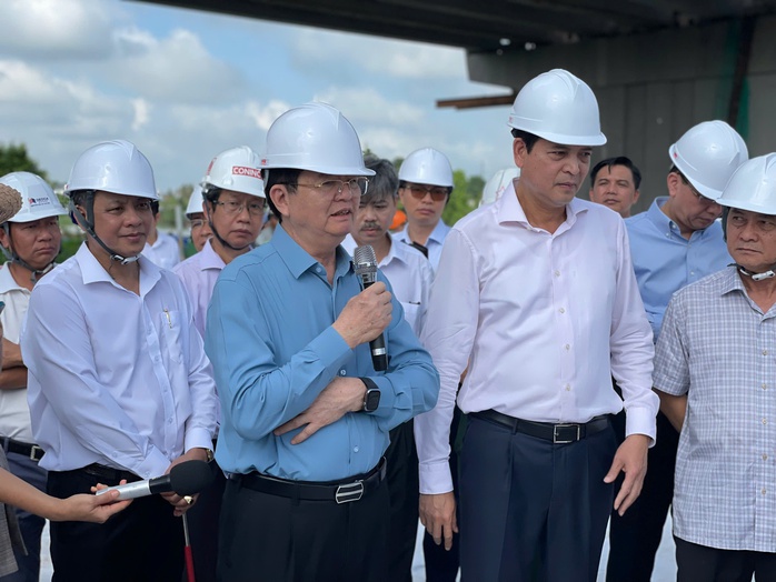 Phó Thủ tướng Mai Văn Chính khảo sát dự án Vành đai 3- TP HCM - Ảnh 1.