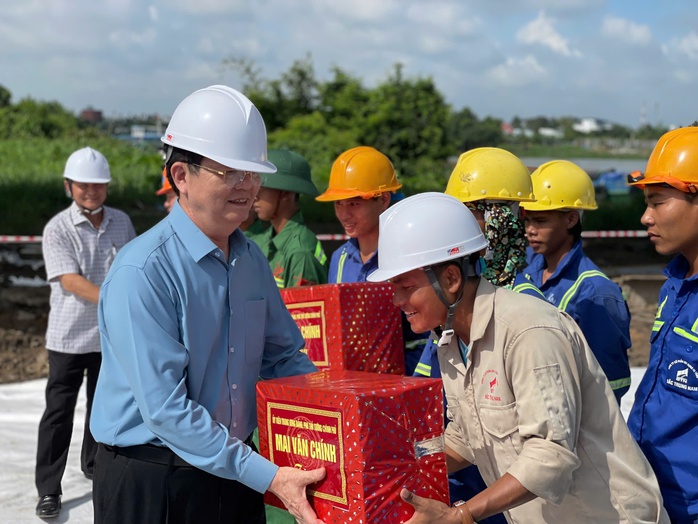 Phó Thủ tướng Mai Văn Chính khảo sát dự án Vành đai 3- TP HCM - Ảnh 3.