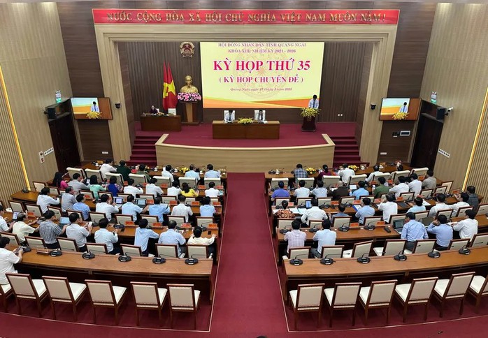 Quảng Ngãi điều động 40 cán bộ diện Ban Thường vụ Tỉnh ủy quản lý về làm lãnh đạo xã - Ảnh 1.