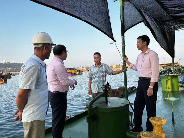 CUỘC THI VIẾT “CHỦ QUYỀN QUỐC GIA BẤT KHẢ XÂM PHẠM”: Làm giàu cho đảo tiền tiêu - Ảnh 1.