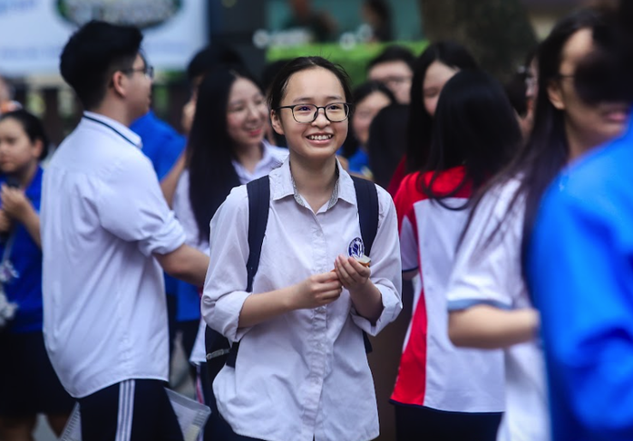 Thi lớp 10 Hà Nội: Đề văn vừa sức, thí sinh không khó đạt điểm cao- Ảnh 4. Thi lớp 10 Hà Nội: Đề văn vừa sức, thí sinh không khó đạt điểm cao- Ảnh 4.