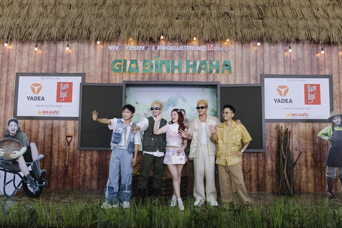 Gia đình Haha- bộ phim không kịch bản
- Ảnh 1. Gia đình Haha- bộ phim không kịch bản
- Ảnh 1.