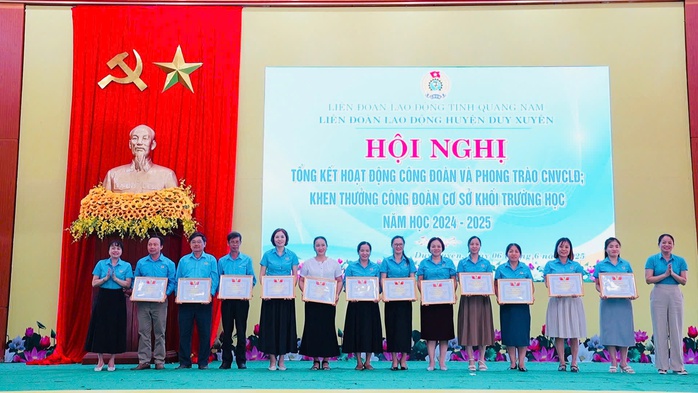 LĐLĐ Duy Xuyên tuyên dương công đoàn cơ sở khối trường học- Ảnh 2. LĐLĐ Duy Xuyên tuyên dương công đoàn cơ sở khối trường học- Ảnh 2.