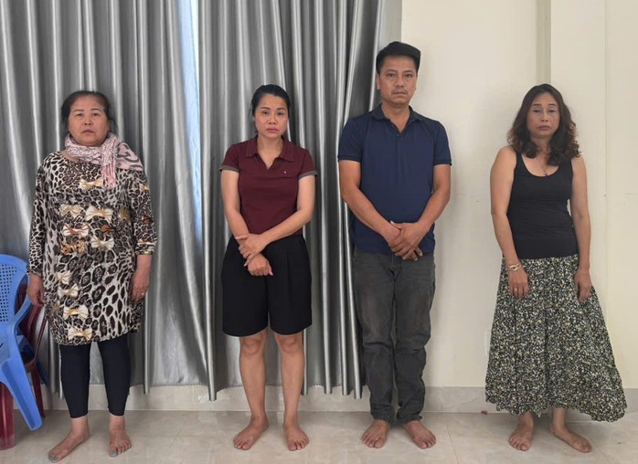 Bắt giữ nhóm đối tượng trộm cắp liên tỉnh, chuyên nhắm vào các lễ hội để “hành nghề”. - Ảnh 1. Bắt giữ nhóm đối tượng trộm cắp liên tỉnh, chuyên nhắm vào các lễ hội để “hành nghề”. - Ảnh 1.