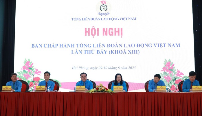 Sắp xếp tổ chức bộ máy của hệ thống Công đoàn Việt Nam tinh gọn, hoạt động hiệu lực, hiệu quả- Ảnh 1. Sắp xếp tổ chức bộ máy của hệ thống Công đoàn Việt Nam tinh gọn, hoạt động hiệu lực, hiệu quả- Ảnh 1.