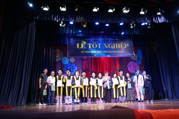 Đạo diễn Quốc Thảo trao cảm xúc mới cho học trò với nhạc kịch "Lôi Vũ" - Ảnh 6.
