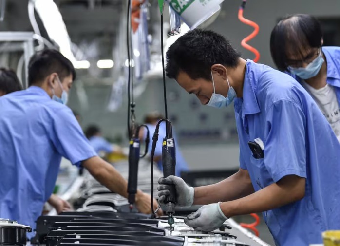 Nguy cơ mất lợi thế cạnh tranh nếu người lao động không giỏi AI- Ảnh 1. Nguy cơ mất lợi thế cạnh tranh nếu người lao động không giỏi AI- Ảnh 1.