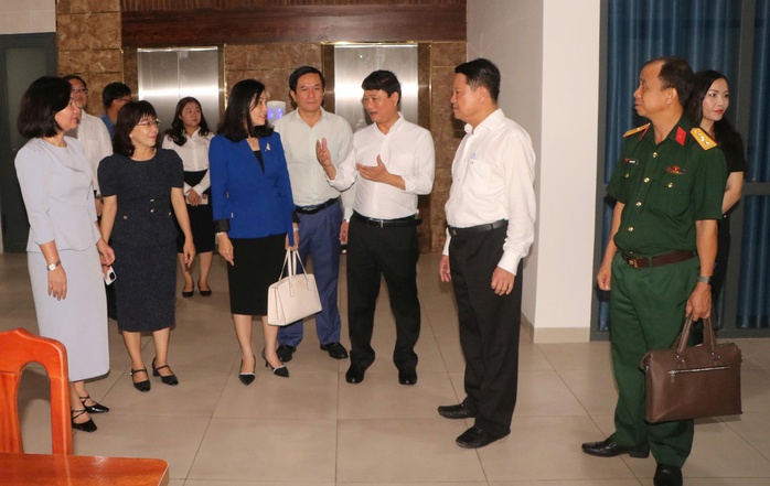 Chủ tịch UBND tỉnh Bình Dương chỉ đạo phường mới về tuyến Metro kết nối TP HCM - Ảnh 1.
