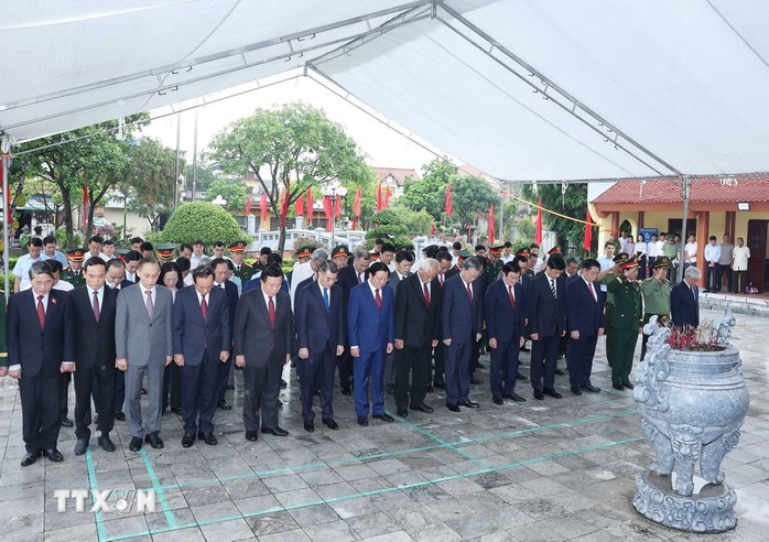Tổng Bí thư Tô Lâm: Tiếp tục khơi dậy tinh thần Nguyễn Văn Linh - tinh thần đổi mới, quyết đoán- Ảnh 7. Tổng Bí thư Tô Lâm: Tiếp tục khơi dậy tinh thần Nguyễn Văn Linh - tinh thần đổi mới, quyết đoán- Ảnh 7.