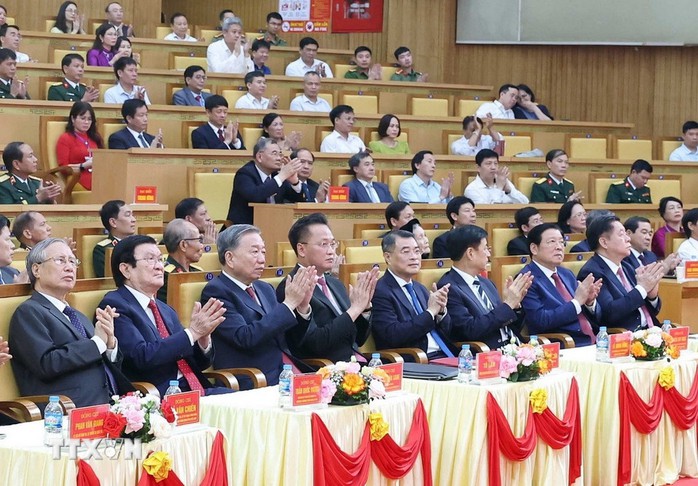 Tổng Bí thư Tô Lâm: Tiếp tục khơi dậy tinh thần Nguyễn Văn Linh - tinh thần đổi mới, quyết đoán- Ảnh 9. Tổng Bí thư Tô Lâm: Tiếp tục khơi dậy tinh thần Nguyễn Văn Linh - tinh thần đổi mới, quyết đoán- Ảnh 9.