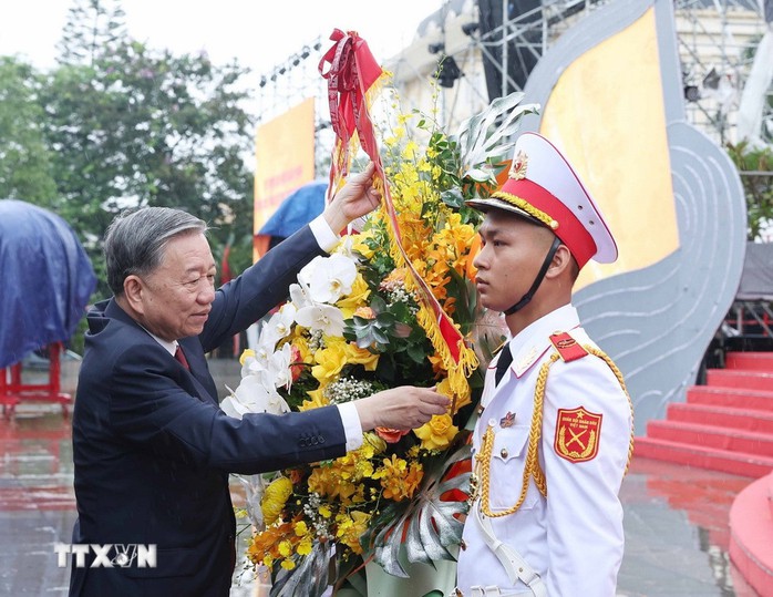 Tổng Bí thư Tô Lâm: Tiếp tục khơi dậy tinh thần Nguyễn Văn Linh - tinh thần đổi mới, quyết đoán- Ảnh 5. Tổng Bí thư Tô Lâm: Tiếp tục khơi dậy tinh thần Nguyễn Văn Linh - tinh thần đổi mới, quyết đoán- Ảnh 5.