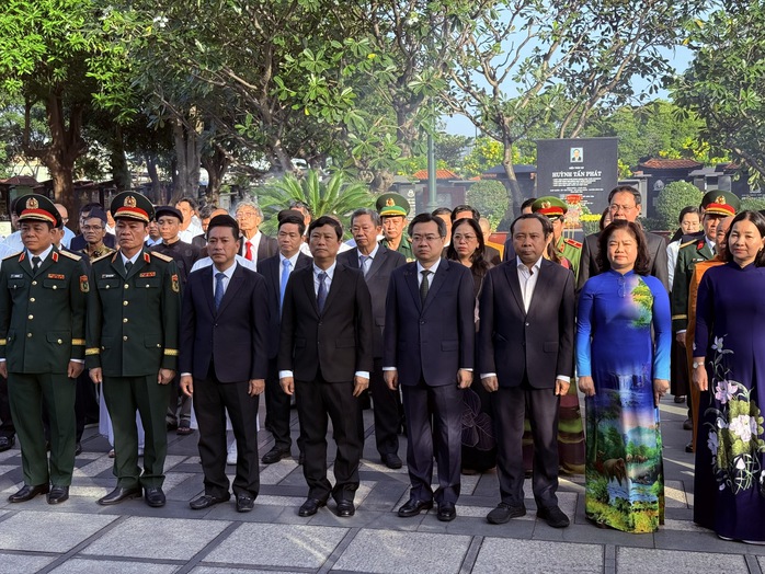 KỶ NIỆM 110 NĂM NGÀY SINH CỐ TỔNG BÍ THƯ NGUYỄN VĂN LINH (1.7.1915-1.7.2025): Dấu ấn tư duy đổi mớI- Ảnh 1. KỶ NIỆM 110 NĂM NGÀY SINH CỐ TỔNG BÍ THƯ NGUYỄN VĂN LINH (1.7.1915-1.7.2025): Dấu ấn tư duy đổi mớI- Ảnh 1.