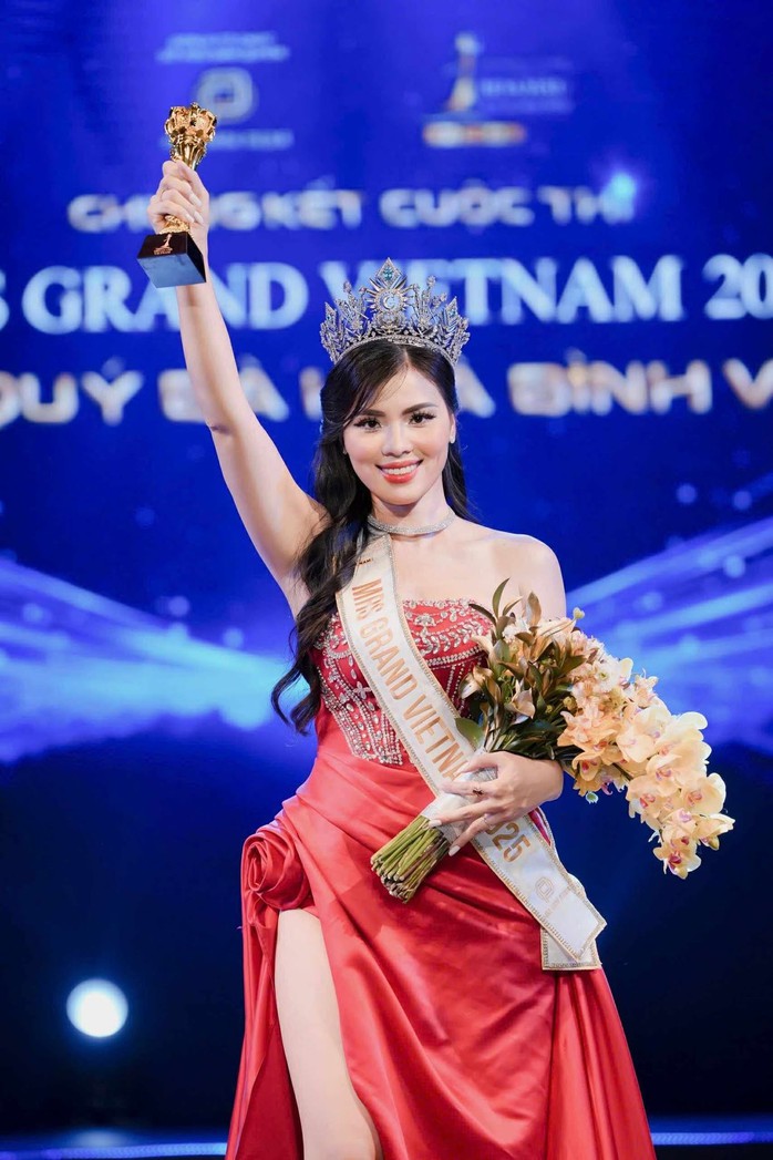 Nhan sắc Hoa hậu Quý bà Hòa bình Việt Nam 2025 Nguyễn Thị Thưa - Ảnh 1.