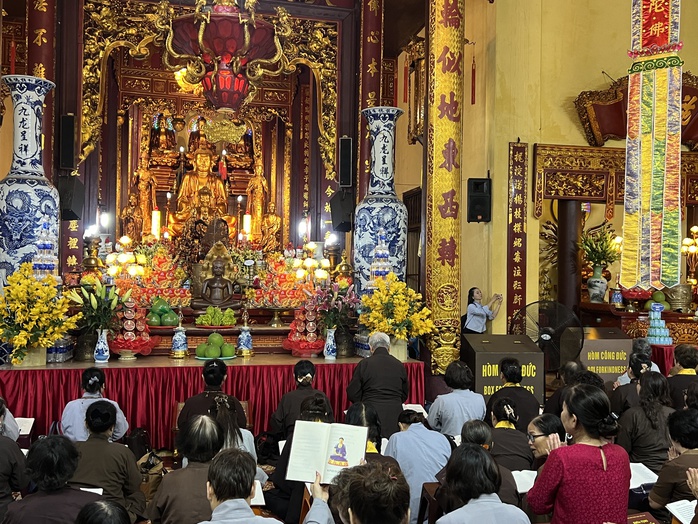 Video: Chuông ngân vang tại chùa Quán Sứ sáng 1-7, cầu quốc thái dân an- Ảnh 6.
Video: Chuông ngân vang tại chùa Quán Sứ sáng 1-7, cầu quốc thái dân an- Ảnh 6.