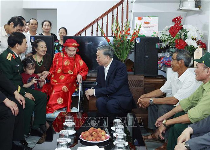 Tổng Bí thư Tô Lâm: Tiếp tục khơi dậy tinh thần Nguyễn Văn Linh - tinh thần đổi mới, quyết đoán- Ảnh 10. Tổng Bí thư Tô Lâm: Tiếp tục khơi dậy tinh thần Nguyễn Văn Linh - tinh thần đổi mới, quyết đoán- Ảnh 10.
