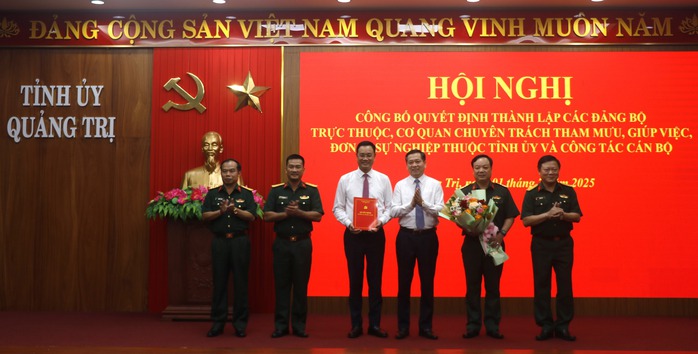 Bổ nhiệm hàng loạt lãnh đạo chủ chốt Tỉnh ủy Quảng Trị (mới)- Ảnh 4.