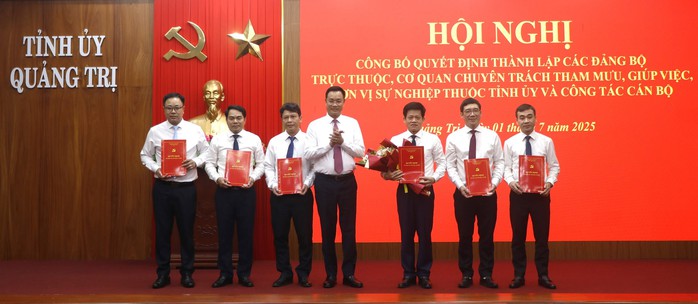Bổ nhiệm hàng loạt lãnh đạo chủ chốt Tỉnh ủy Quảng Trị (mới)- Ảnh 5.