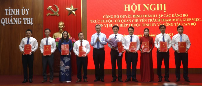 Bổ nhiệm hàng loạt lãnh đạo chủ chốt Tỉnh ủy Quảng Trị (mới)- Ảnh 7.